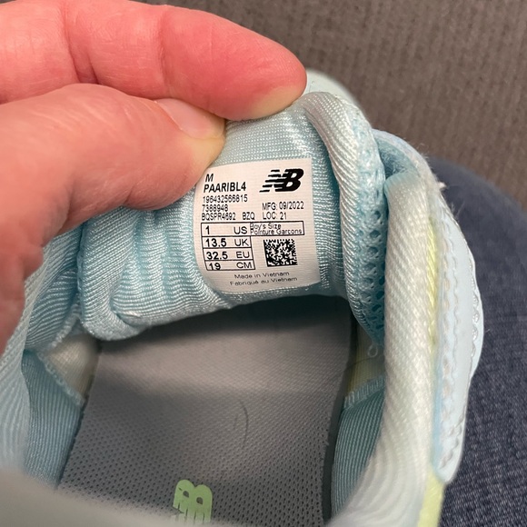 New Balance Little Girl Size 1. Worn ONCE!! - Picture 3 of 7